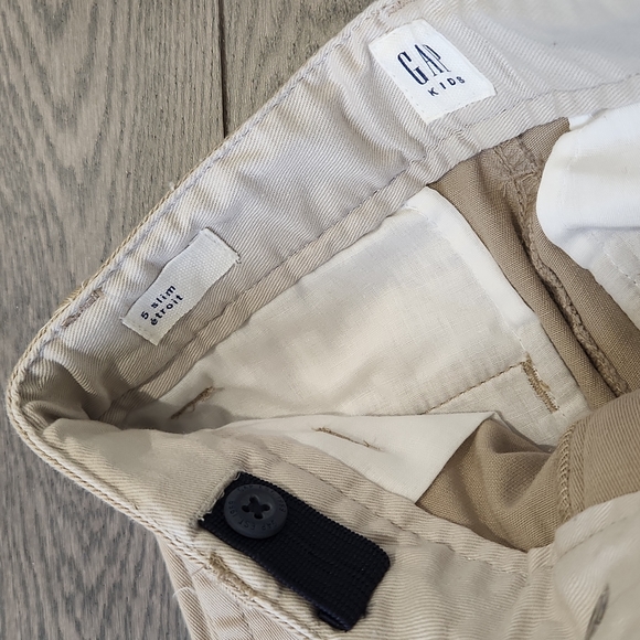 Size 5 gap shorts - Picture 4 of 5